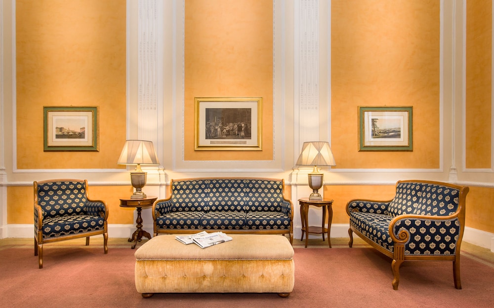Hotel La Fortezza — Hotel building in Florence, Tuscany