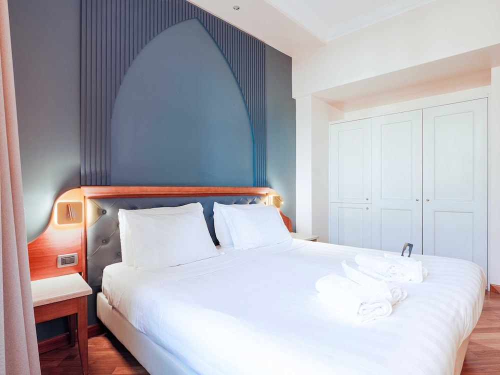 B&B Hotel Firenze Laurus al Duomo — Hotel rooms in Florence, Tuscany
