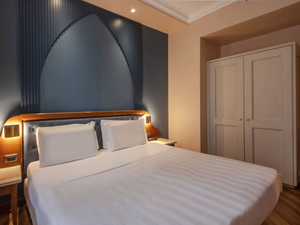B&B Hotel Firenze Laurus al Duomo — Hotel rooms in Florence, Tuscany