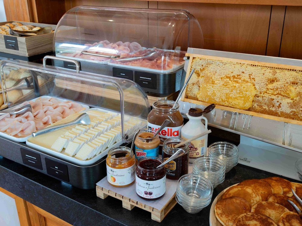 B&B Hotel Firenze Laurus al Duomo — Restaurant & bars in Florence, Tuscany