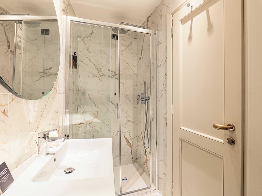 B&B Hotel Firenze Laurus al Duomo — Hotel rooms in Florence, Tuscany