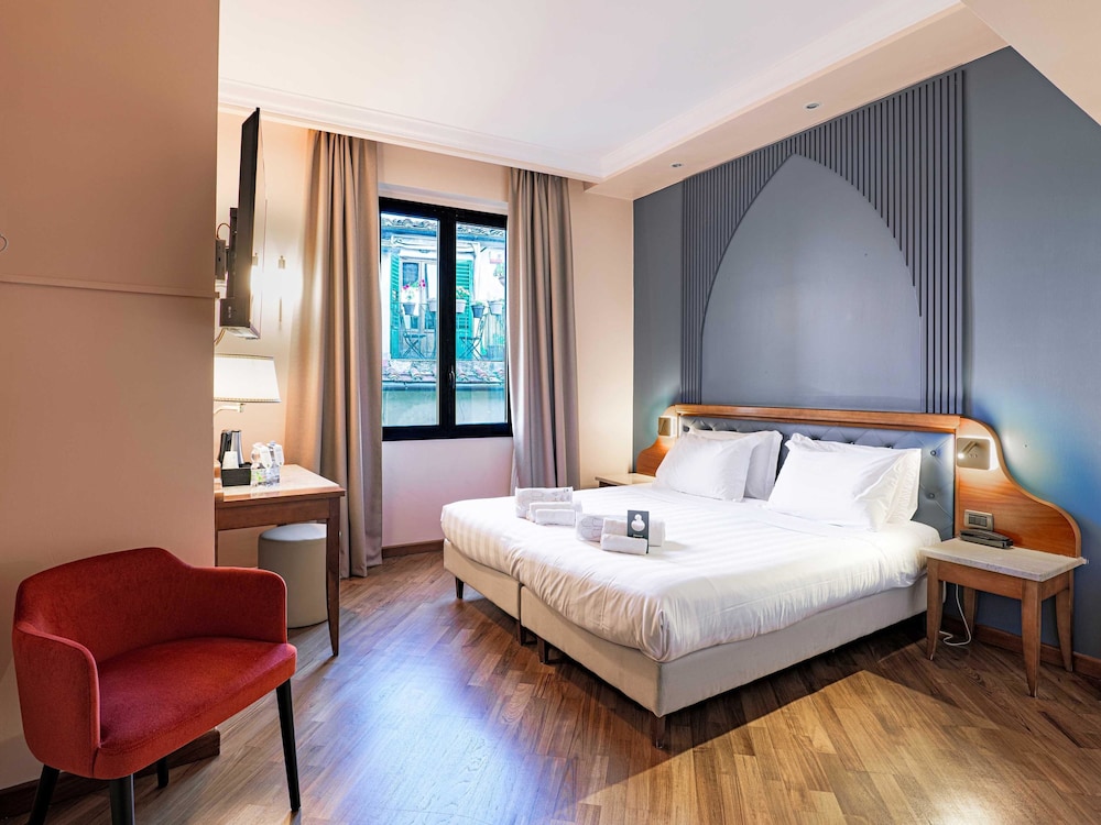 B&B Hotel Firenze Laurus al Duomo — Hotel rooms in Florence, Tuscany