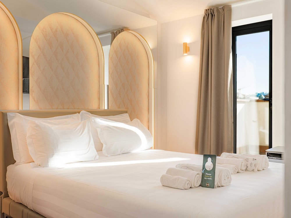 B&B Hotel Firenze Laurus al Duomo — Hotel rooms in Florence, Tuscany