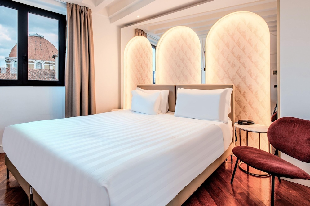 B&B Hotel Firenze Laurus al Duomo — Hotel rooms in Florence, Tuscany