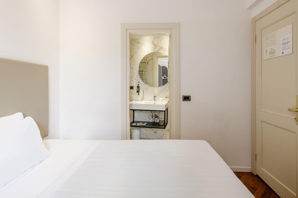 B&B Hotel Firenze Laurus al Duomo — Hotel rooms in Florence, Tuscany
