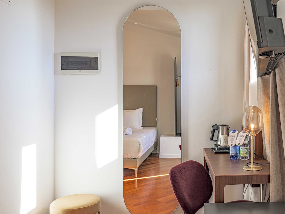 B&B Hotel Firenze Laurus al Duomo — Hotel rooms in Florence, Tuscany