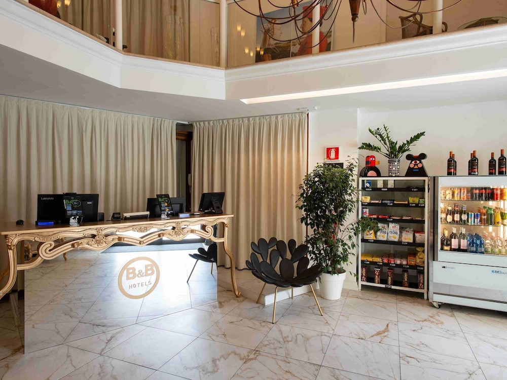 B&B Hotel Firenze Laurus al Duomo — Hotel building in Florence, Tuscany