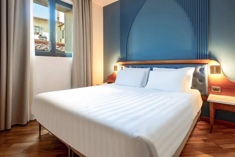 B&B Hotel Firenze Laurus al Duomo — Hotel rooms in Florence, Tuscany