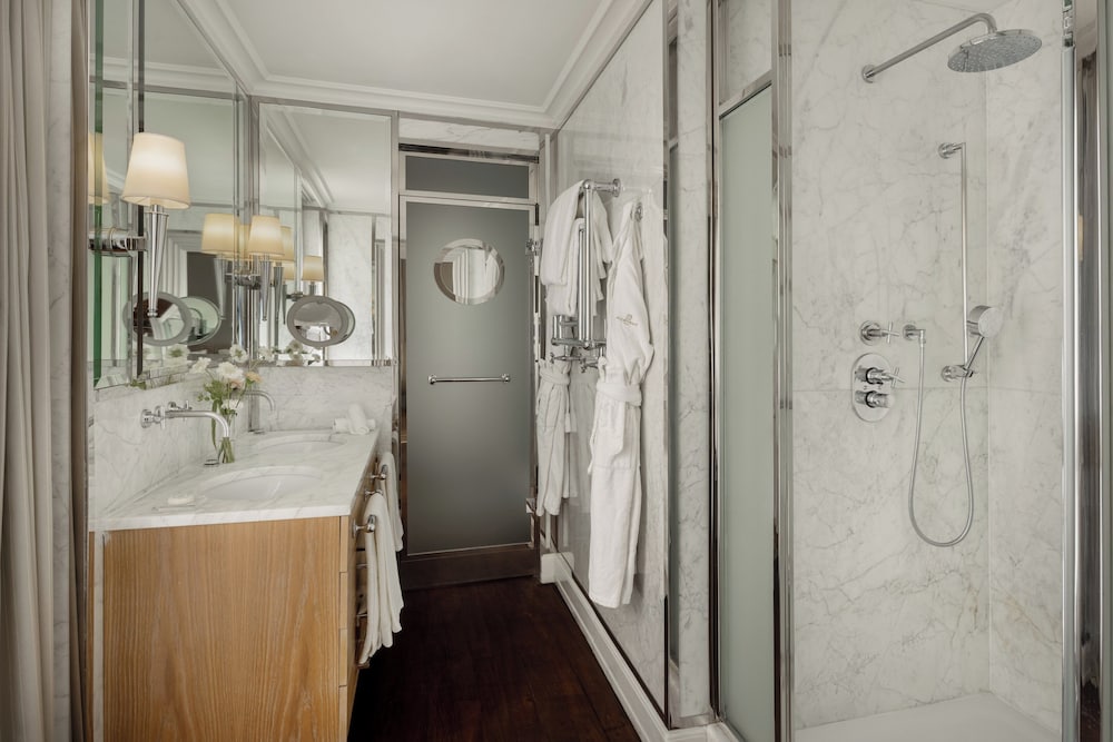 Portrait Firenze - Lungarno Collection — Hotel rooms in Florence, Tuscany