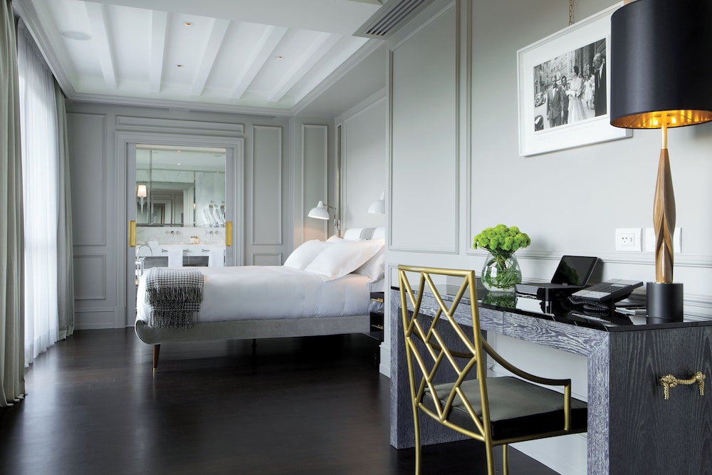 Portrait Firenze - Lungarno Collection — Hotel rooms in Florence, Tuscany