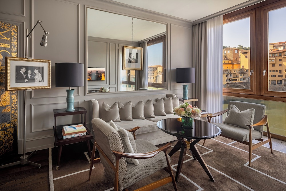 Portrait Firenze - Lungarno Collection — Hotel rooms in Florence, Tuscany