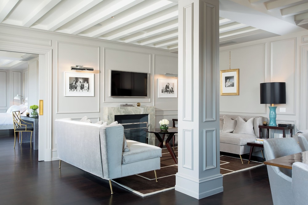 Portrait Firenze - Lungarno Collection — Hotel rooms in Florence, Tuscany