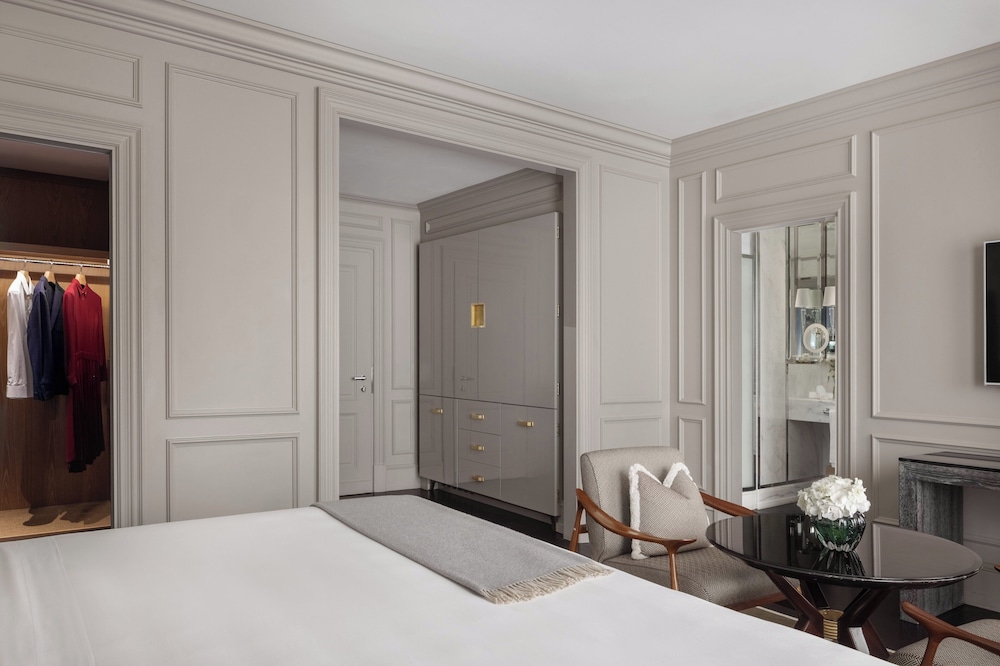 Portrait Firenze - Lungarno Collection — Hotel rooms in Florence, Tuscany