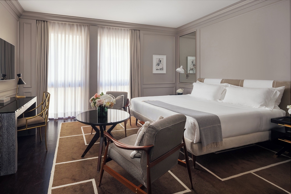 Portrait Firenze - Lungarno Collection — Hotel rooms in Florence, Tuscany
