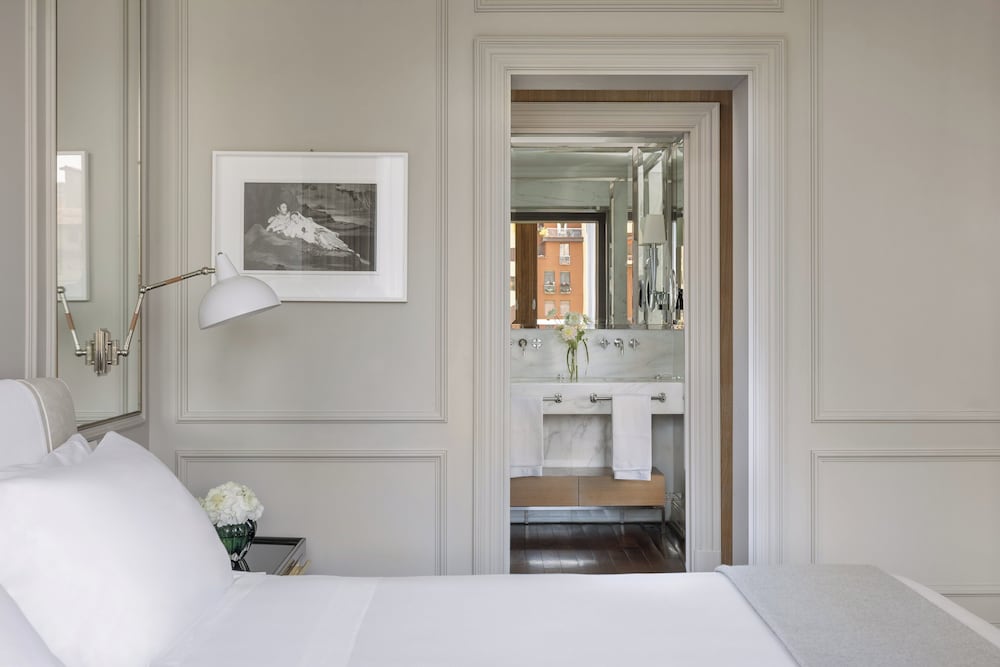 Portrait Firenze - Lungarno Collection — Hotel rooms in Florence, Tuscany