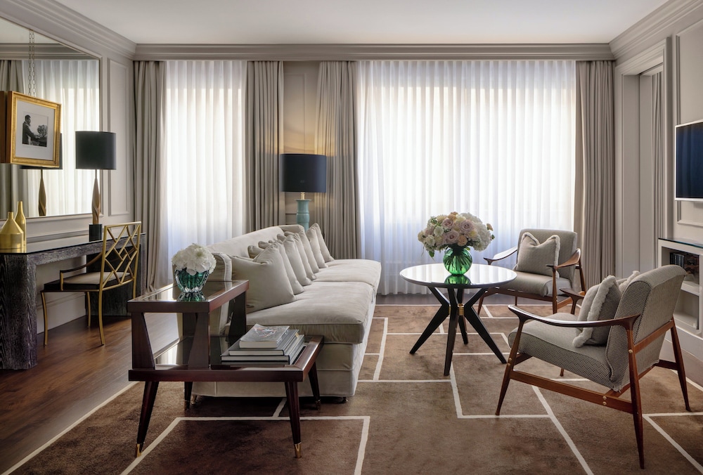 Portrait Firenze - Lungarno Collection — Hotel rooms in Florence, Tuscany