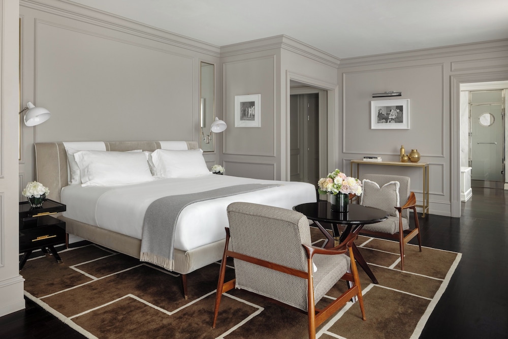 Portrait Firenze - Lungarno Collection — Hotel rooms in Florence, Tuscany