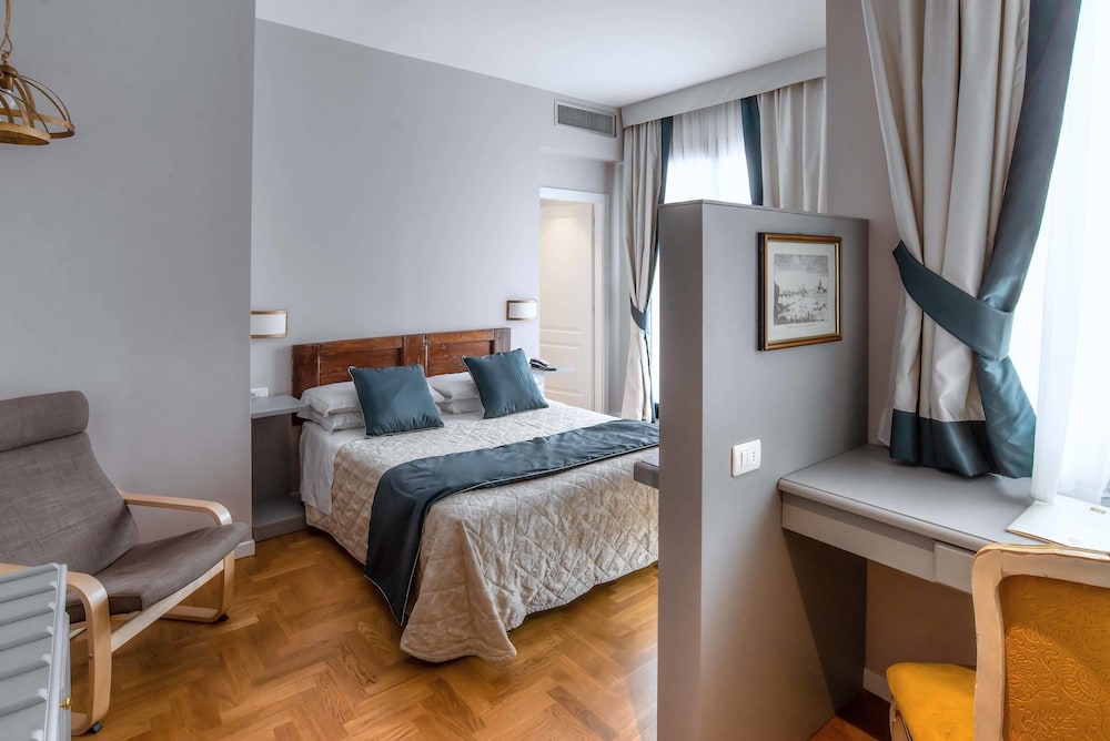 Hotel Machiavelli Palace — Hotel rooms in Florence, Tuscany