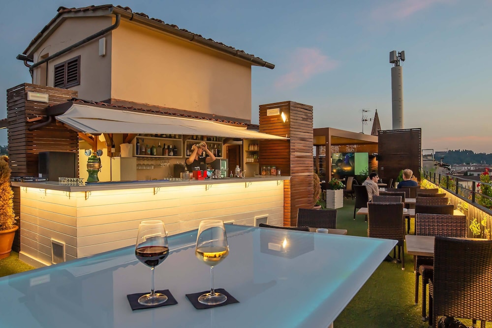 Hotel Machiavelli Palace — Restaurant & bars in Florence, Tuscany