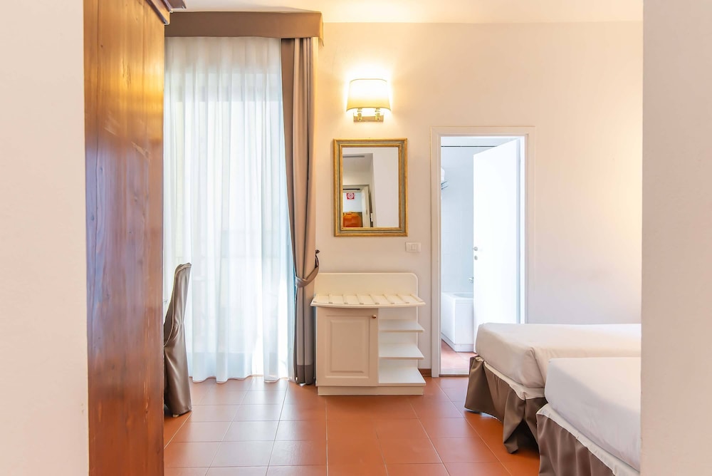 Hotel Machiavelli Palace — Hotel rooms in Florence, Tuscany
