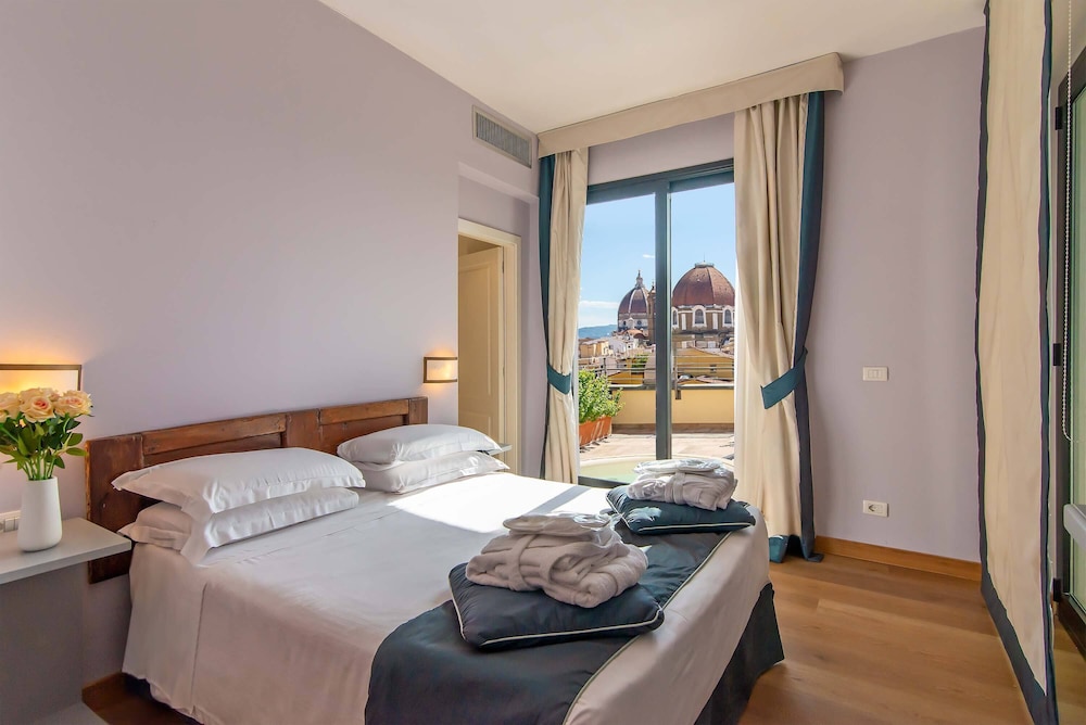 Hotel Machiavelli Palace — Hotel rooms in Florence, Tuscany