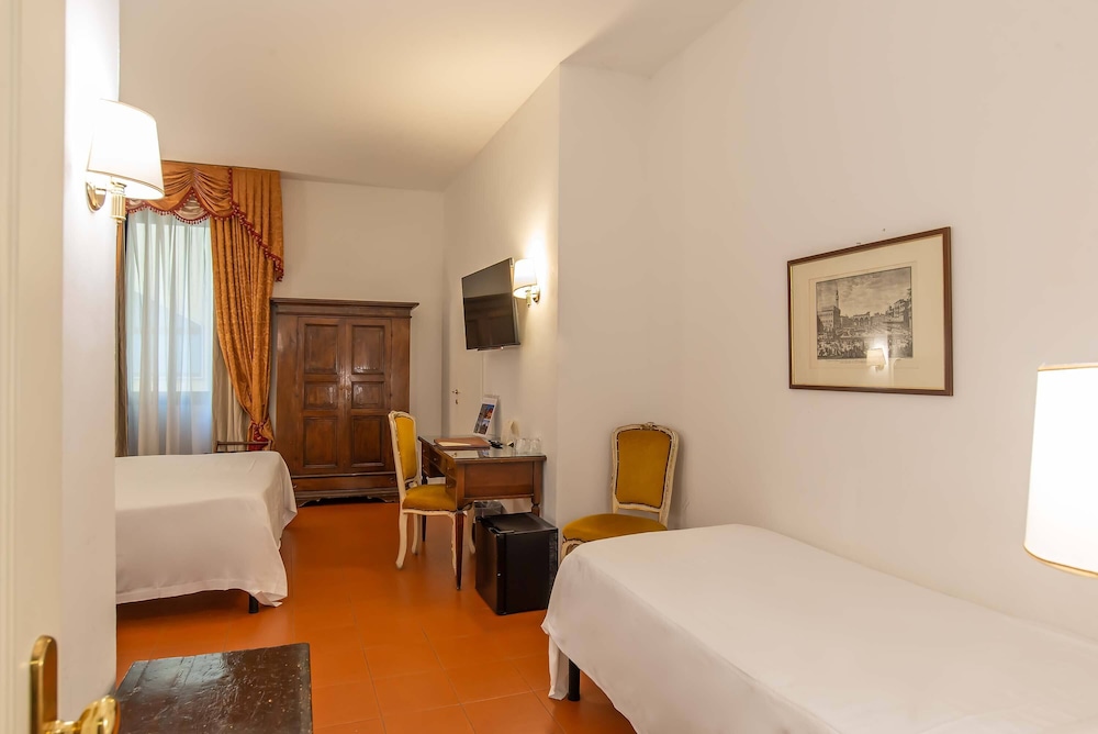 Hotel Machiavelli Palace — Hotel rooms in Florence, Tuscany