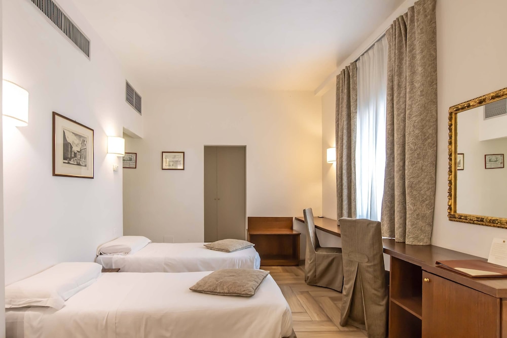 Hotel Machiavelli Palace — Hotel rooms in Florence, Tuscany