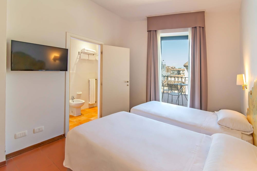 Hotel Machiavelli Palace — Hotel rooms in Florence, Tuscany