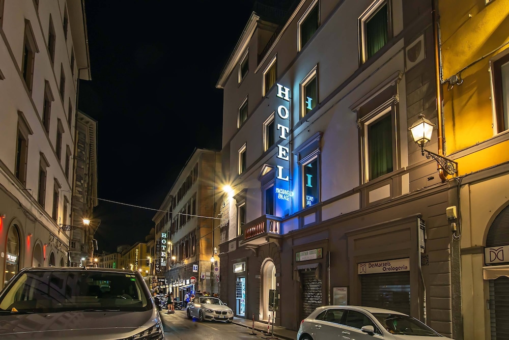 Hotel Machiavelli Palace — Hotel building in Florence, Tuscany