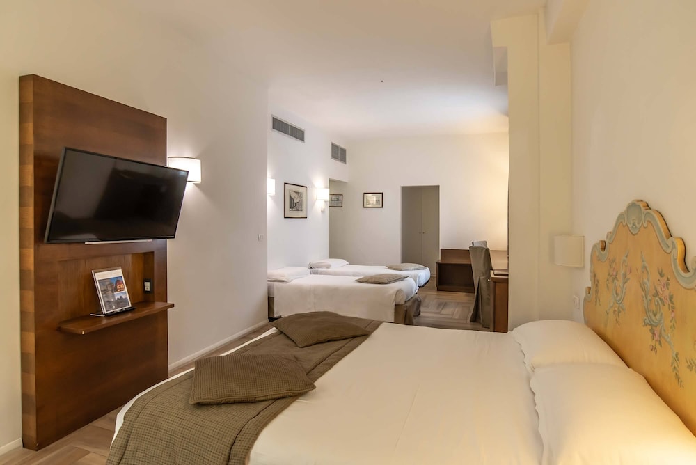 Hotel Machiavelli Palace — Hotel rooms in Florence, Tuscany