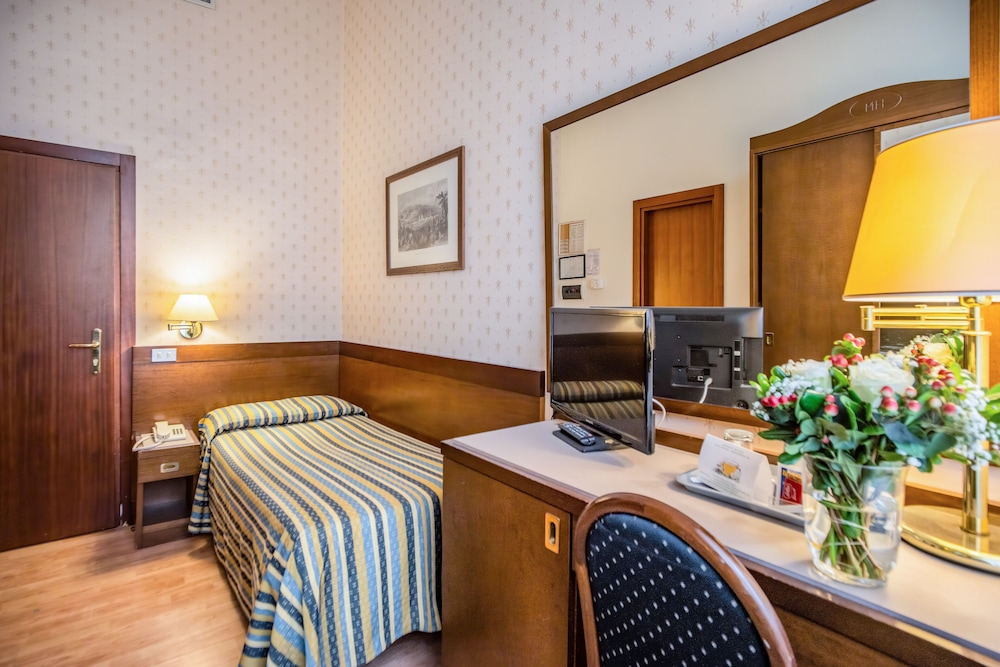 Hotel Martelli — Hotel rooms in Florence, Tuscany
