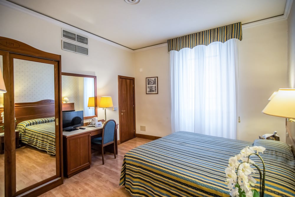 Hotel Martelli — Hotel rooms in Florence, Tuscany