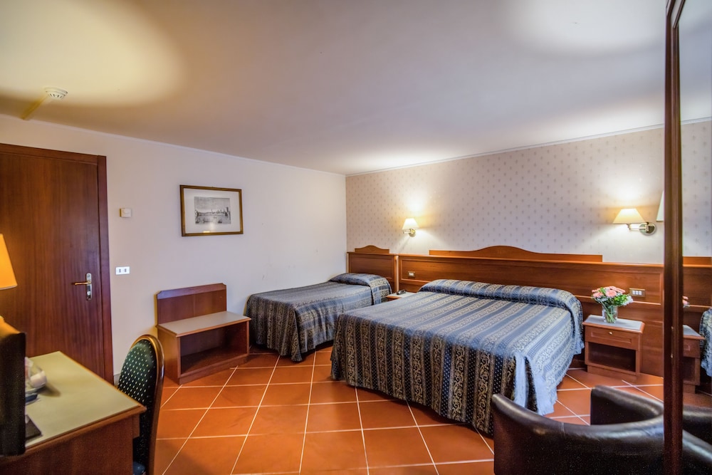 Hotel Martelli — Hotel rooms in Florence, Tuscany
