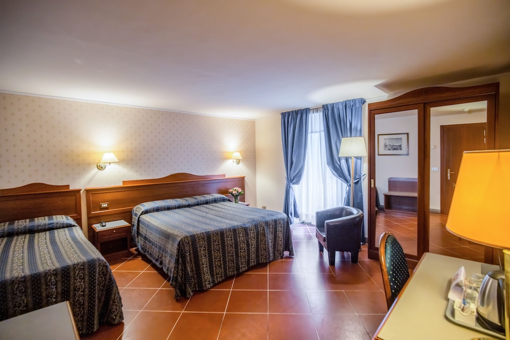 Hotel Martelli — Hotel rooms in Florence, Tuscany