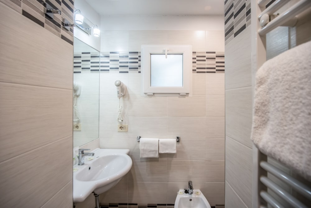 Hotel Martelli — Hotel rooms in Florence, Tuscany