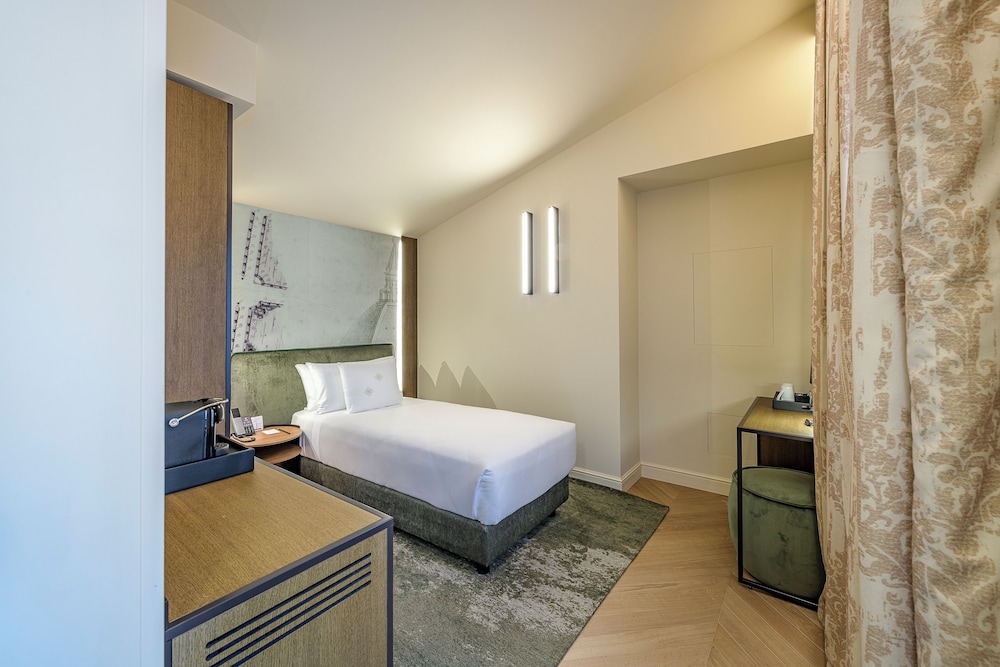 Palazzo Montebello — Hotel rooms in Florence, Tuscany