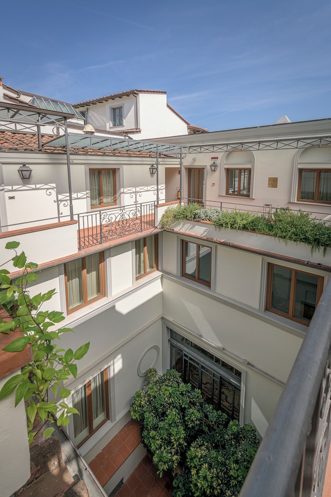 Palazzo Montebello — Hotel building in Florence, Tuscany