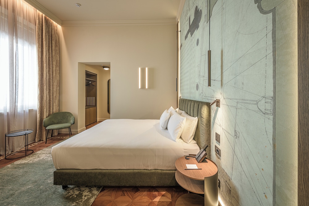 Palazzo Montebello — Hotel rooms in Florence, Tuscany