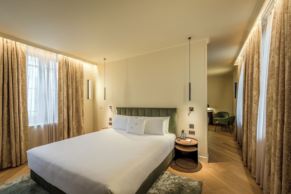 Palazzo Montebello — Hotel rooms in Florence, Tuscany