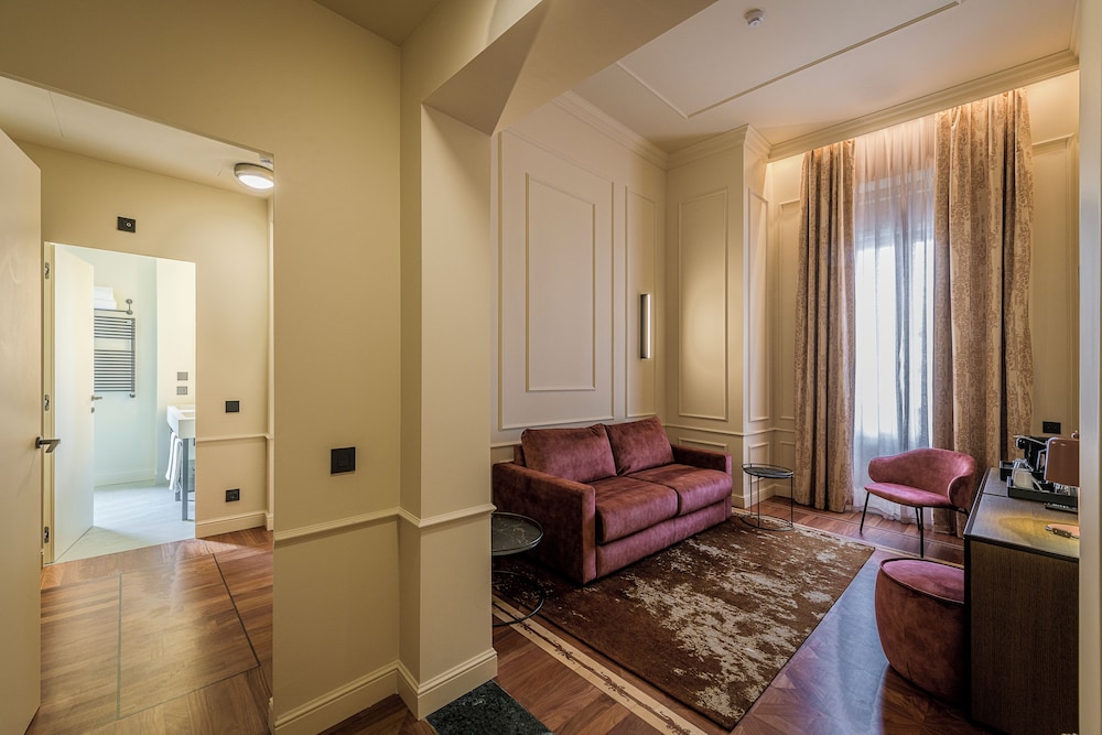 Palazzo Montebello — Hotel rooms in Florence, Tuscany