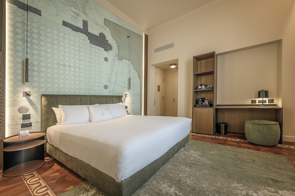 Palazzo Montebello — Hotel rooms in Florence, Tuscany