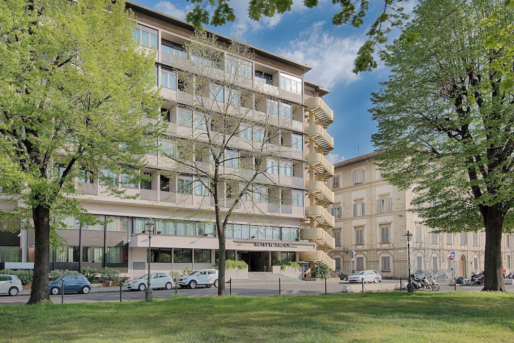 NH Firenze — Hotel building in Florence, Tuscany