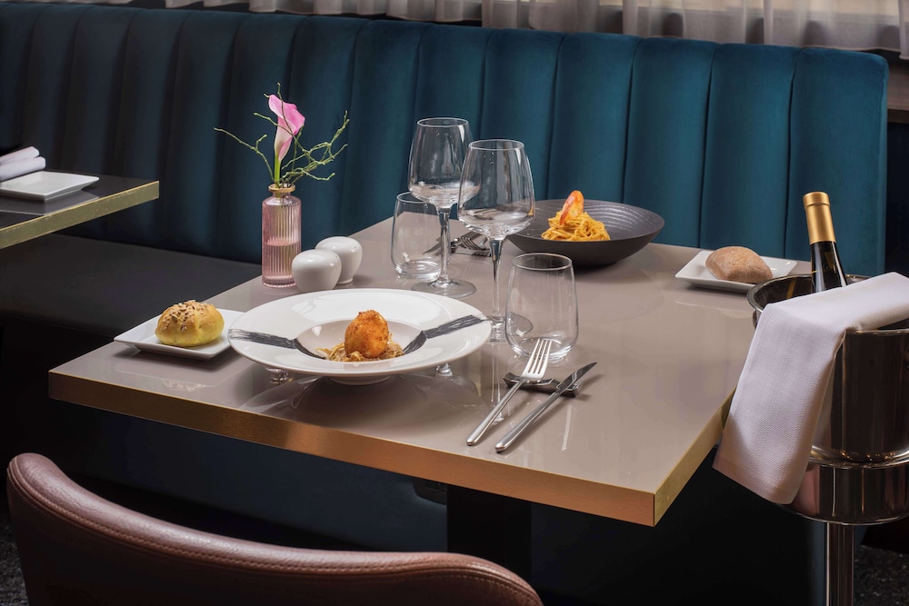 NH Firenze — Restaurant & bars in Florence, Tuscany