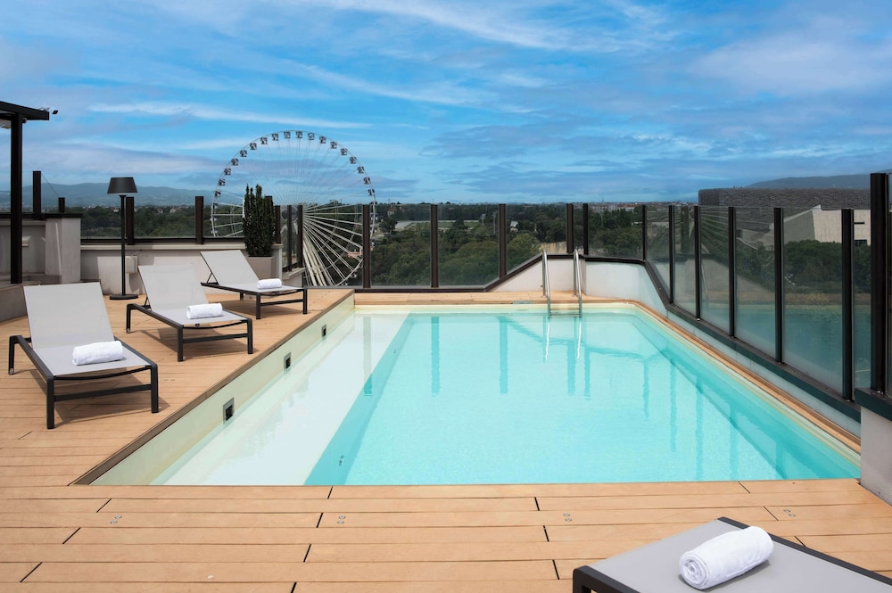 NH Firenze — Swimming pool in Florence, Tuscany