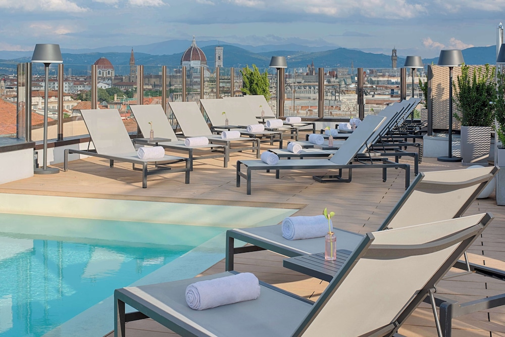 NH Firenze — Swimming pool in Florence, Tuscany