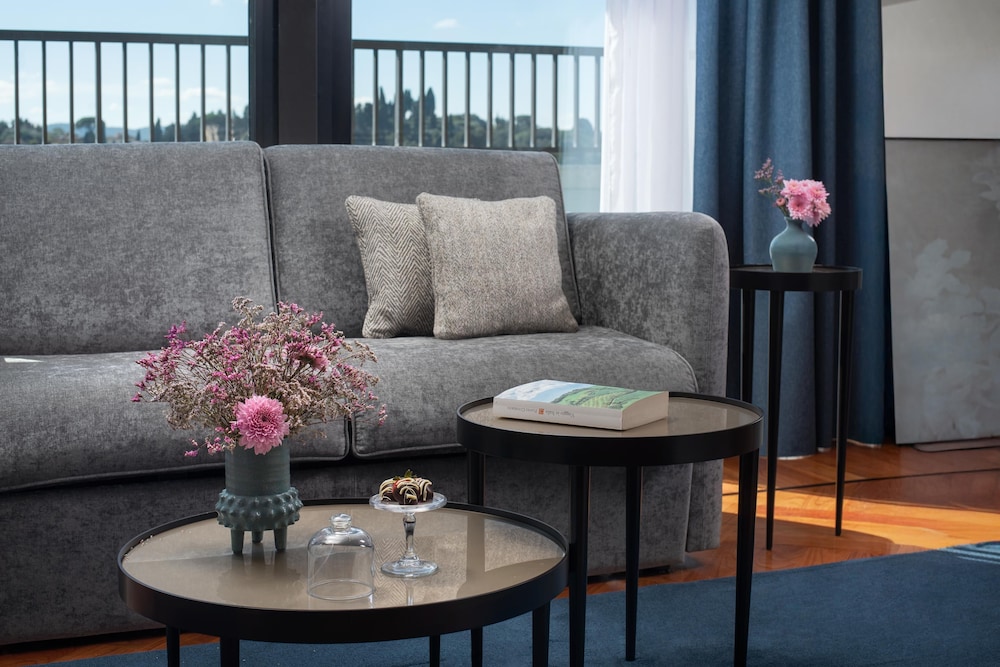 NH Firenze — Hotel rooms in Florence, Tuscany