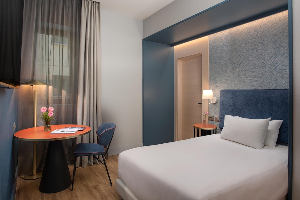 NH Firenze — Hotel rooms in Florence, Tuscany