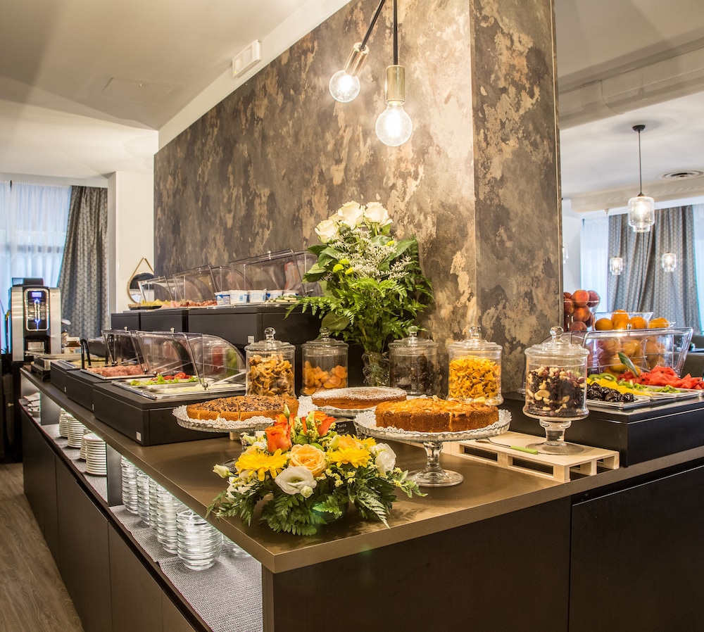 Best Western Plus CHC Florence — Restaurant & bars in Florence, Tuscany