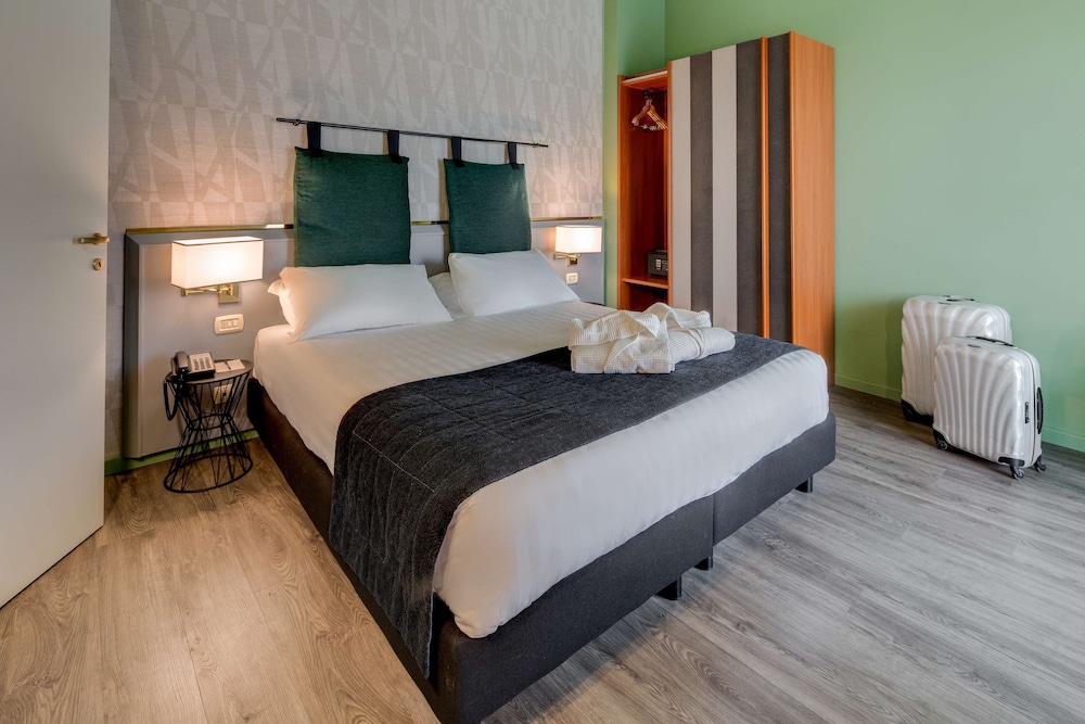 Best Western Plus CHC Florence — Hotel rooms in Florence, Tuscany