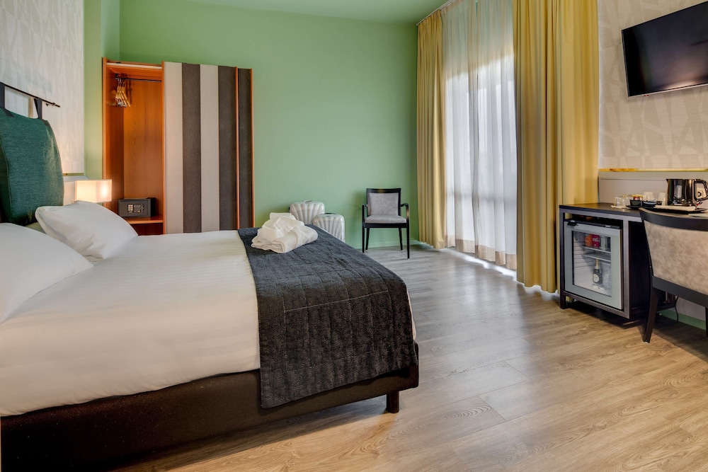 Best Western Plus CHC Florence — Hotel rooms in Florence, Tuscany